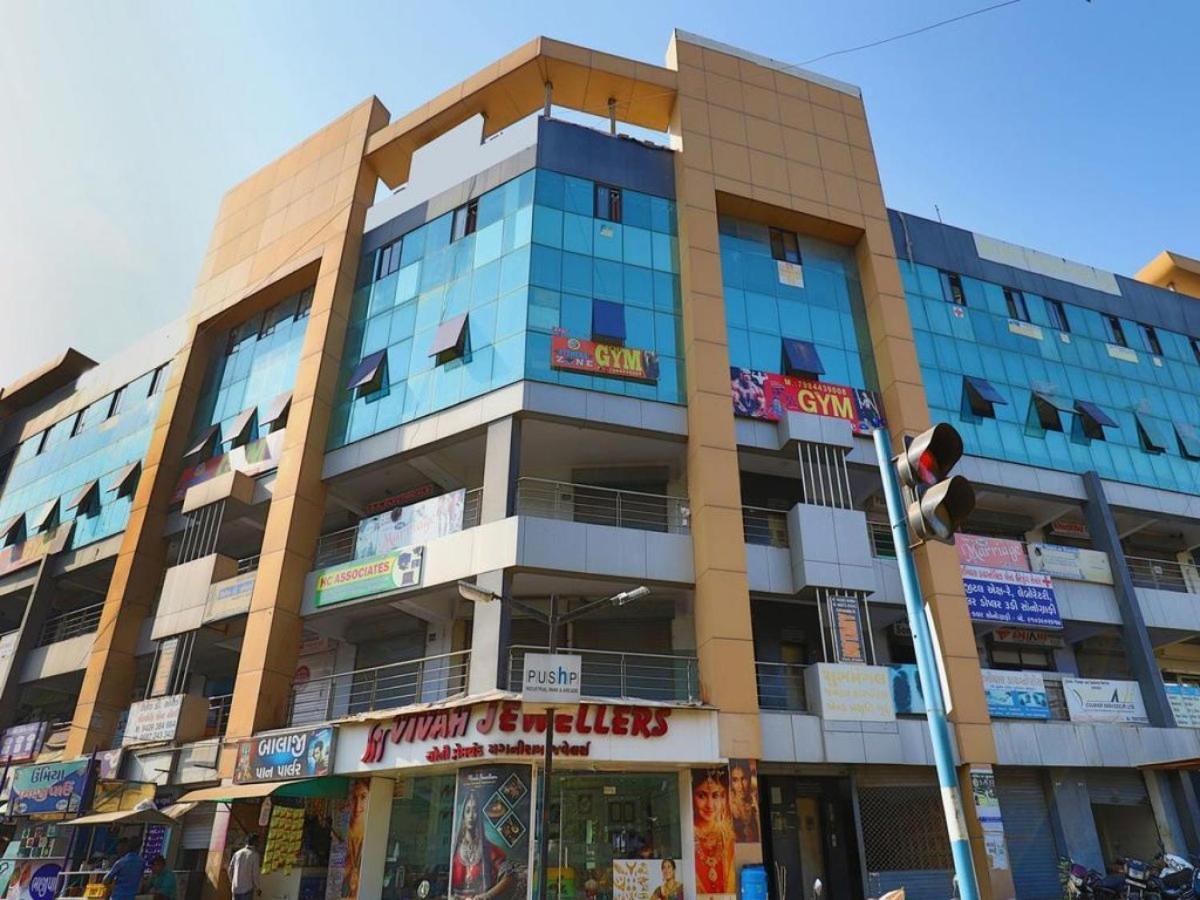 Hotel Tulip Plaza Ahmedabad Ngoại thất bức ảnh